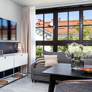 H11 Apart Hotel